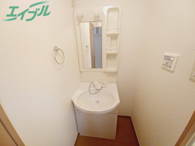 洗面設備　別部屋同タイプ