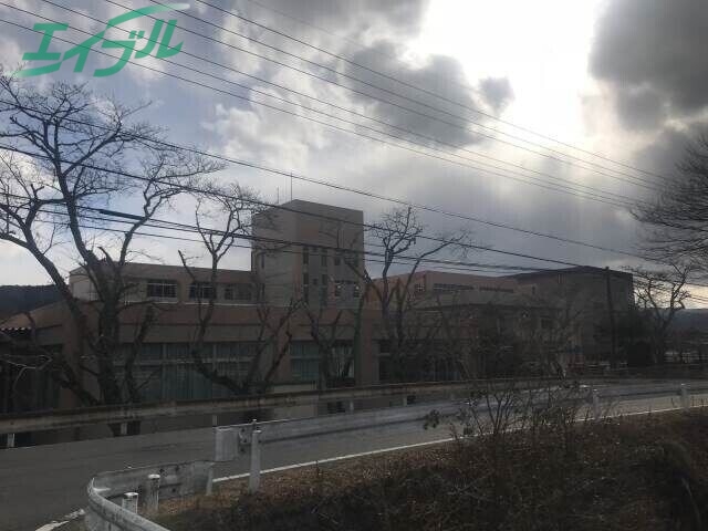 中学校　名張市立赤目中学校（中学校）まで1702m