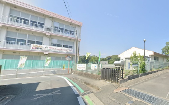 小学校　袋井市立袋井南小学校（小学校）まで534m