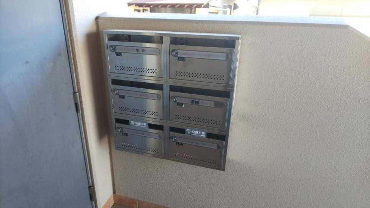 エントランス　メールBOX