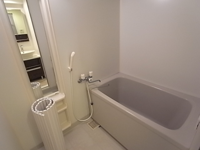 バス・シャワールーム　バスルーム