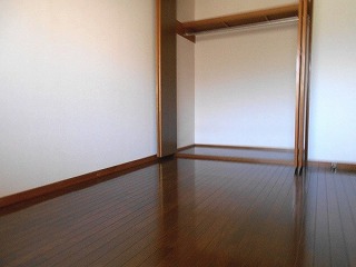 収納　洋室6帖：クローゼットがございます