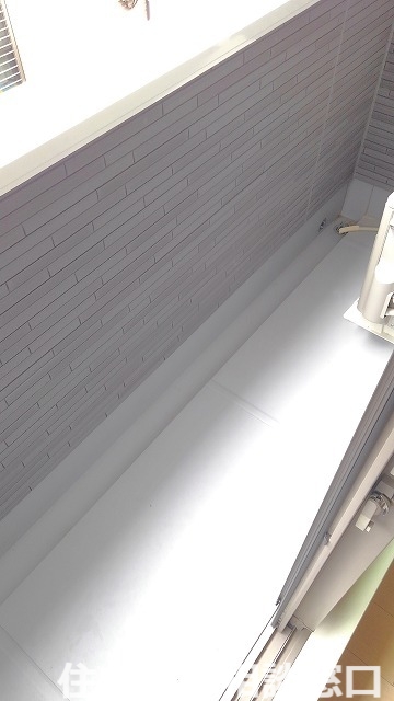 【碧南市栗山町のアパートのバルコニー】
