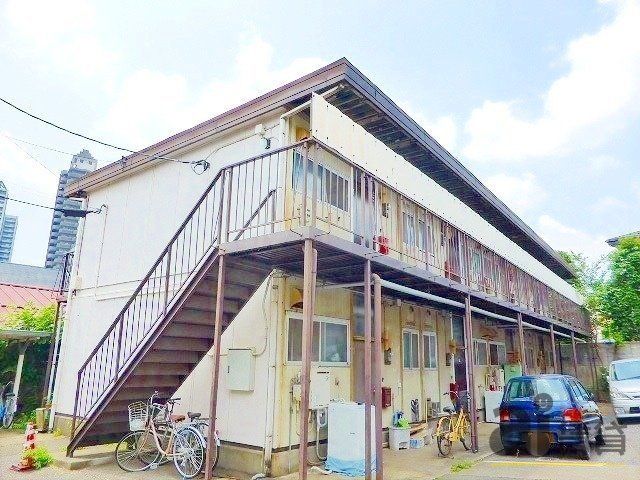 所沢市有楽町のアパートの建物外観