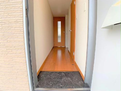 玄関　設備・仕様は号室により異なる為、現況を優先致します。