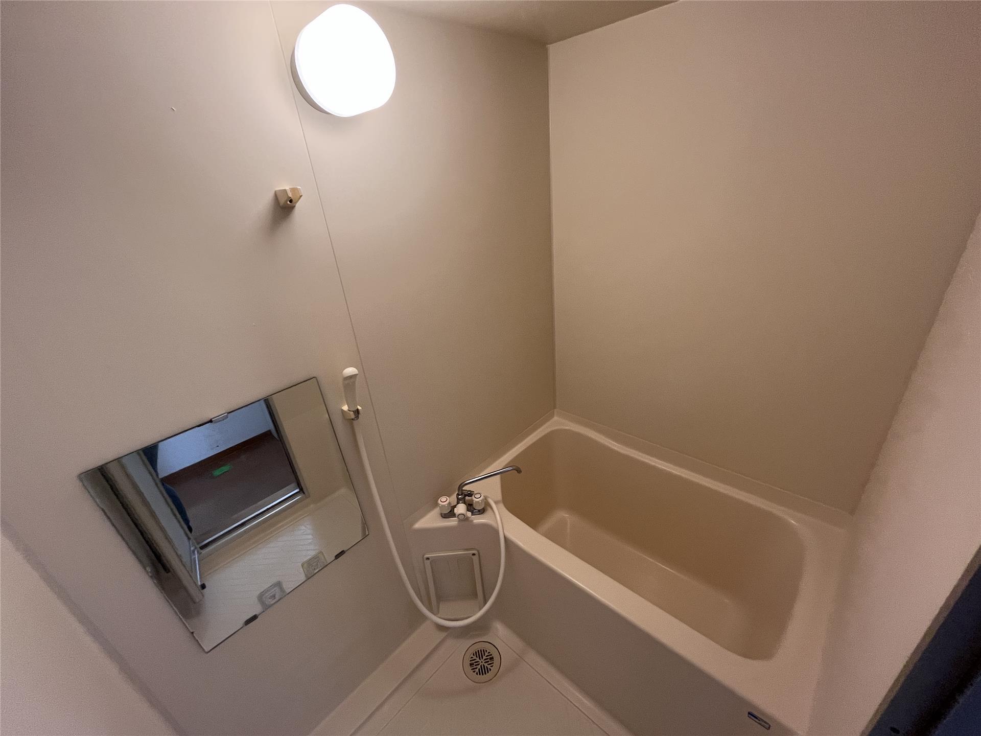 バス・シャワールーム　バス