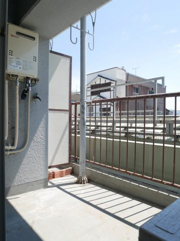 バルコニー　別部屋の内装写真です、現況有姿となります。