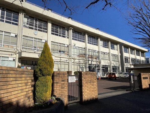 中学校　清新中学校（中学校）まで1870m