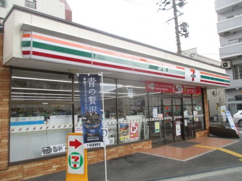 コンビニ　セブンイレブン 大阪岸里3丁目店（コンビニ）まで121m