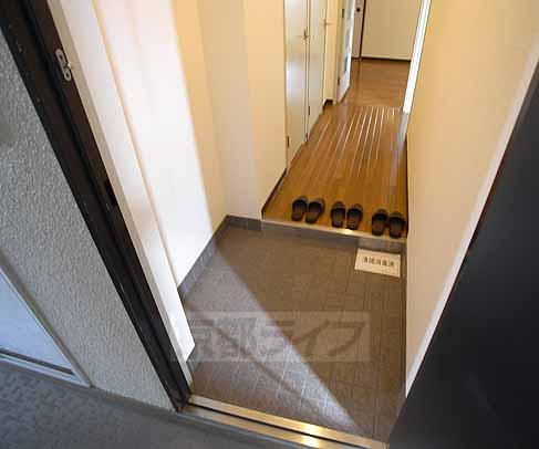 玄関　シューズボックスも置けます。