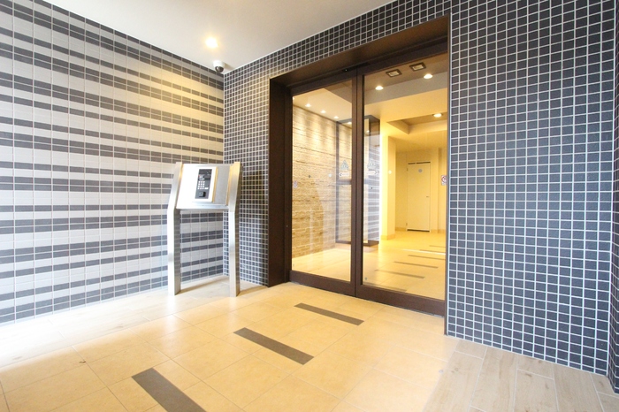 エントランス　エントランスはオートロックで安心です♪