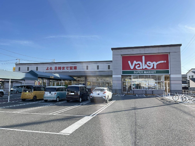 スーパー　バロー石津店（スーパー）まで136m