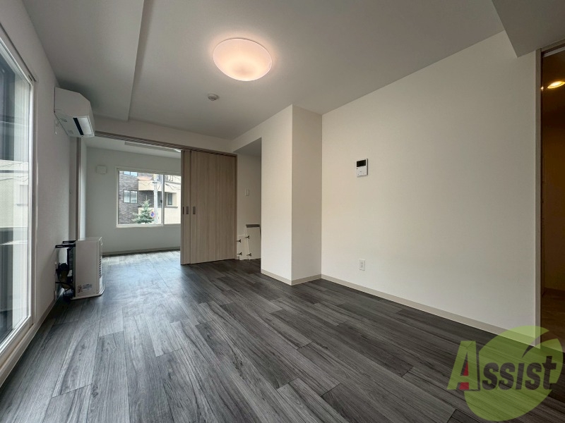 居室・リビング　広くてキレイなお部屋が広がっていて、充実した生活が送れそう。