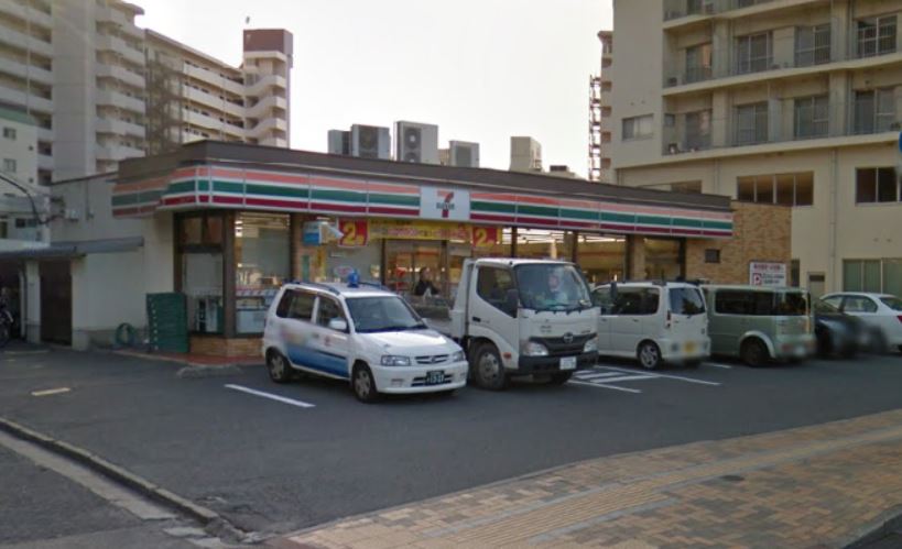 コンビニ　セブンイレブン小倉三萩野2丁目店（コンビニ）まで256m