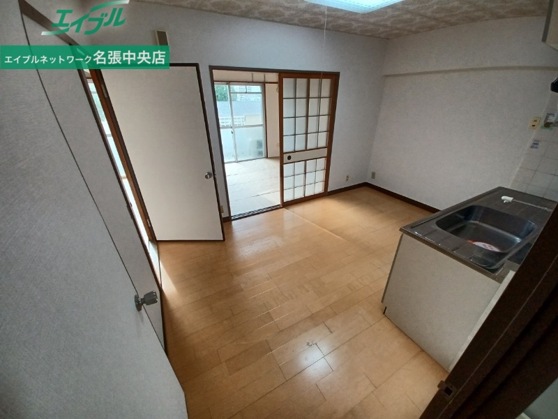 居室・リビング　別部屋参考写真です