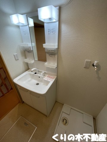 洗面設備　独立洗面台で身支度をすべて済ませてしまいましょう