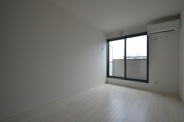 居室・リビング　別号室写真