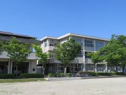 中学校　梅林中学校（中学校）まで278m