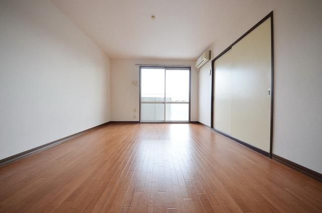 居室・リビング　☆嬉しいフローリング☆