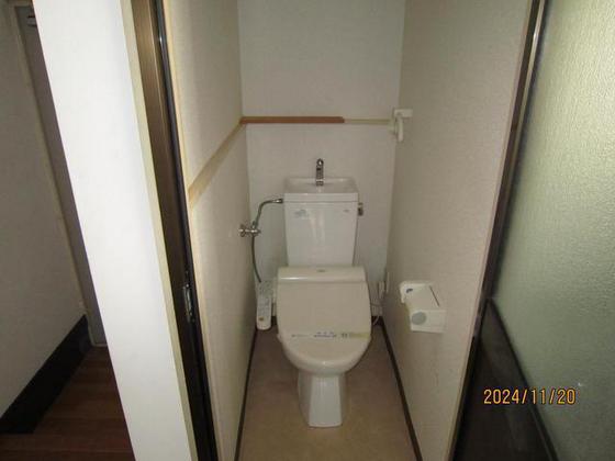 トイレ　※別号室の写真です。