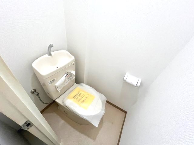 トイレ　写真は、他部屋の同間取りとなっております。