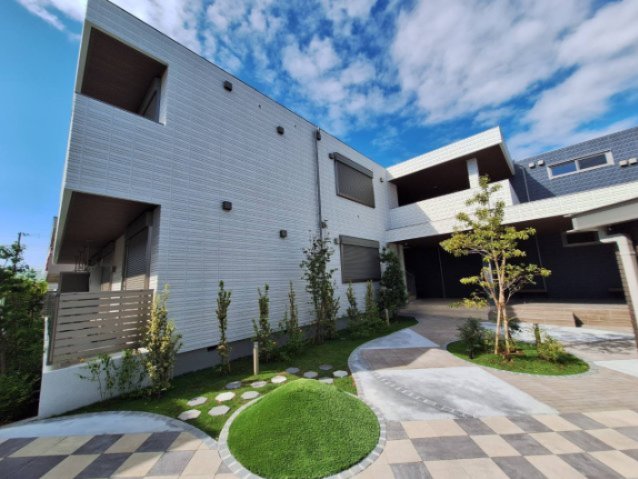 建物外観　２０２４．９完成　旭化成のＺＥＨーＭ対応子育て共感住宅『ＢＯ