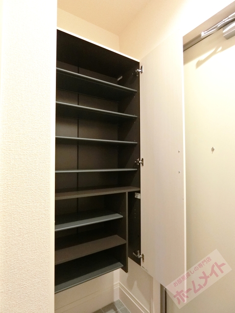 玄関　天井高シューズクローゼット付き♪