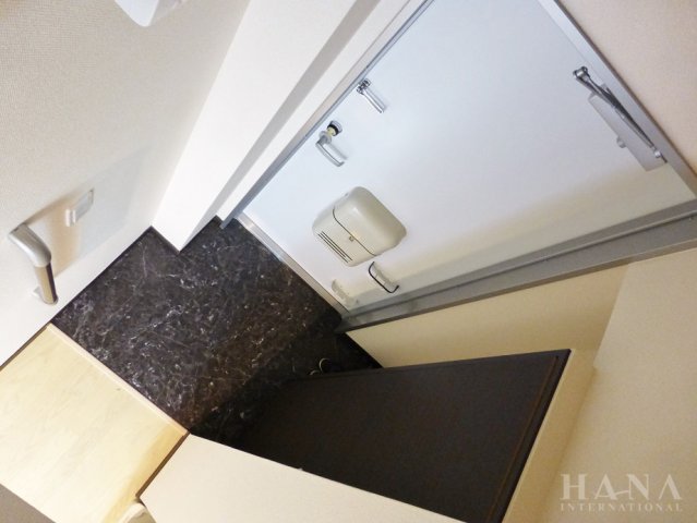 玄関　同タイプ参考写真です。