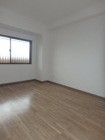 その他　広々とした洋室です