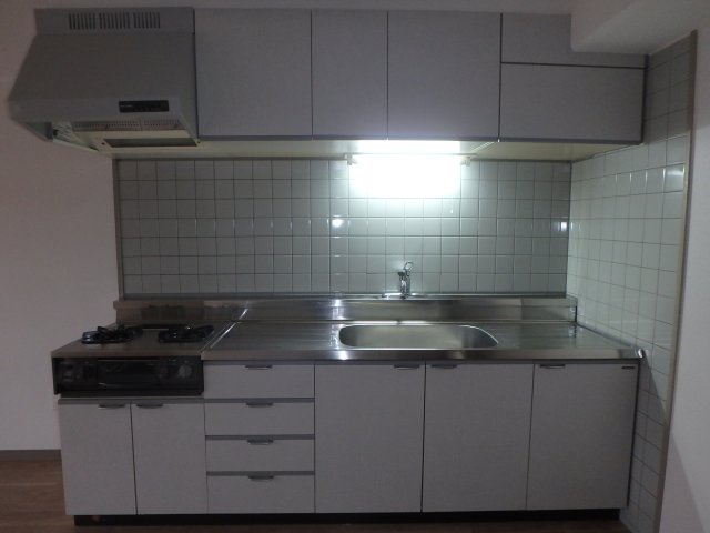 キッチン　コンパクトなキッチンで掃除もラクラク