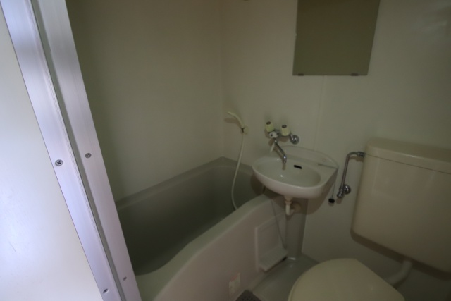 バス・シャワールーム　※別部屋の参考写真の為、原状優先です。