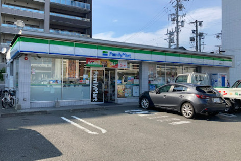 コンビニ　ファミリーマート静岡東町店（コンビニ）まで179m