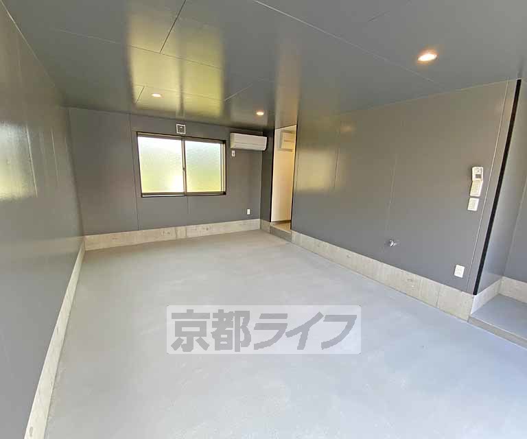 その他部屋・スペース　多機能スペースとしても使えるガレージです。