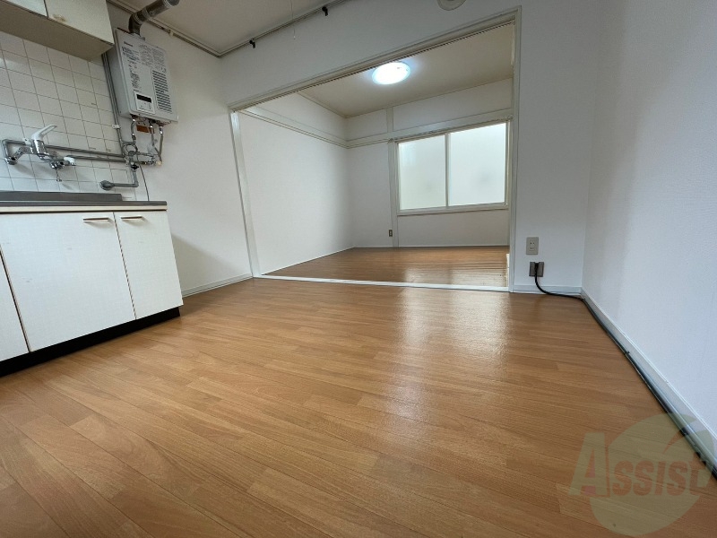 居室・リビング　リビングです。シンプルな１ＤＫになっています！