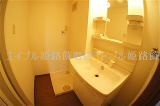 洗面設備　写真は反転のお部屋です