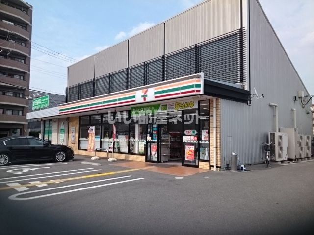 コンビニ　セブンイレブン 奈良三碓2丁目店（コンビニ）まで681m