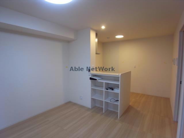 居室・リビング　※同物件・別部屋参考写真（反転）