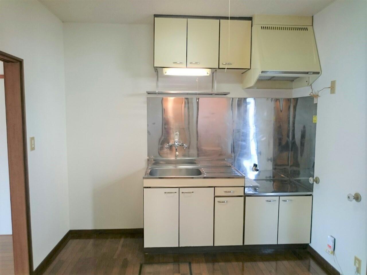 キッチン　キッチン収納あり