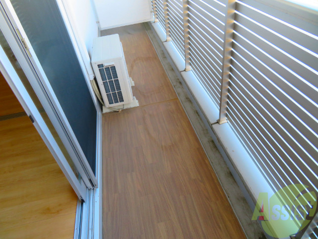 バルコニー　バルコニーが付いているので晴れた日は洗濯物が干せますね