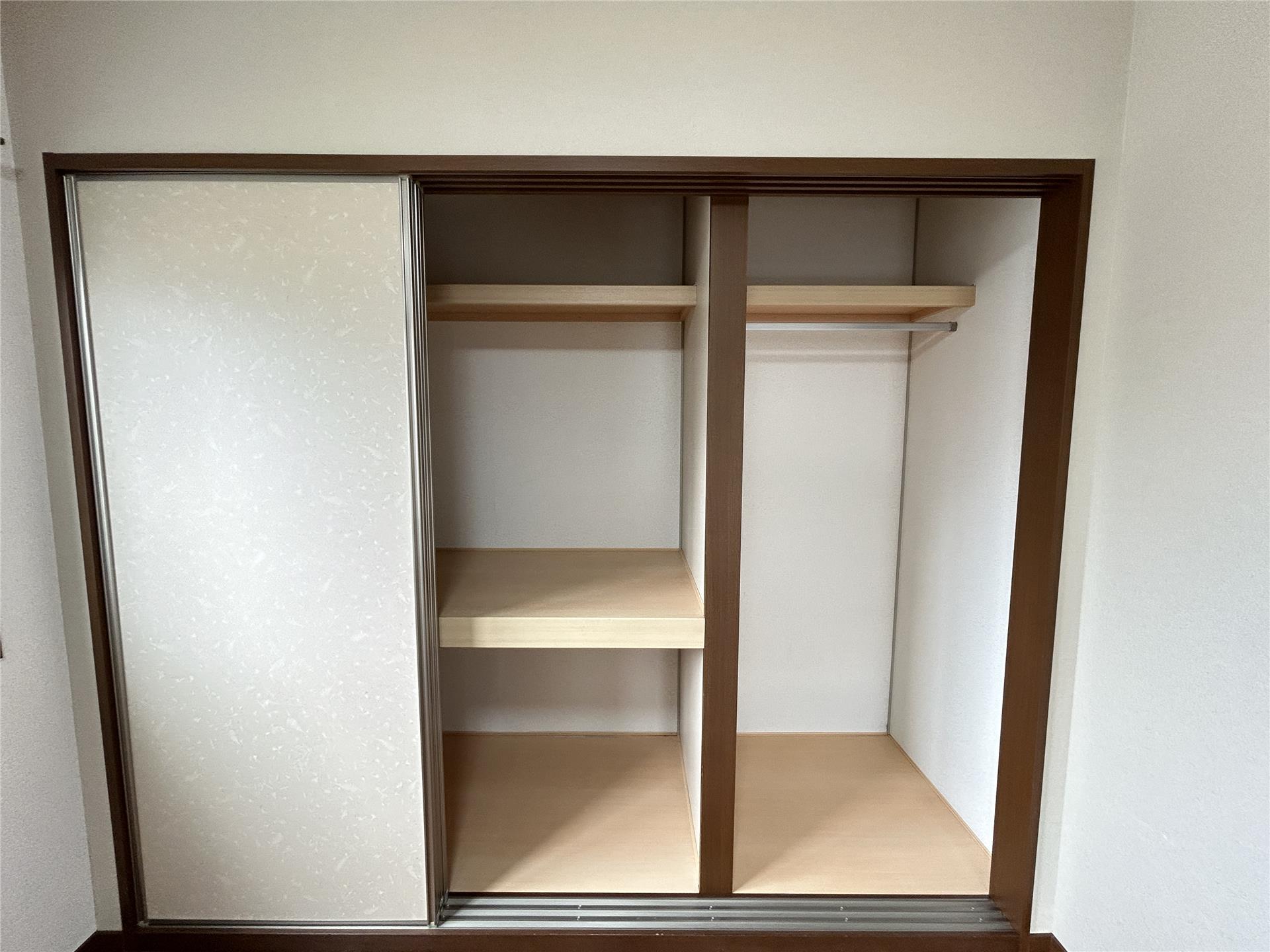 収納　押入