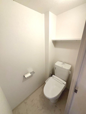 トイレ　同物件別号室の写真です。