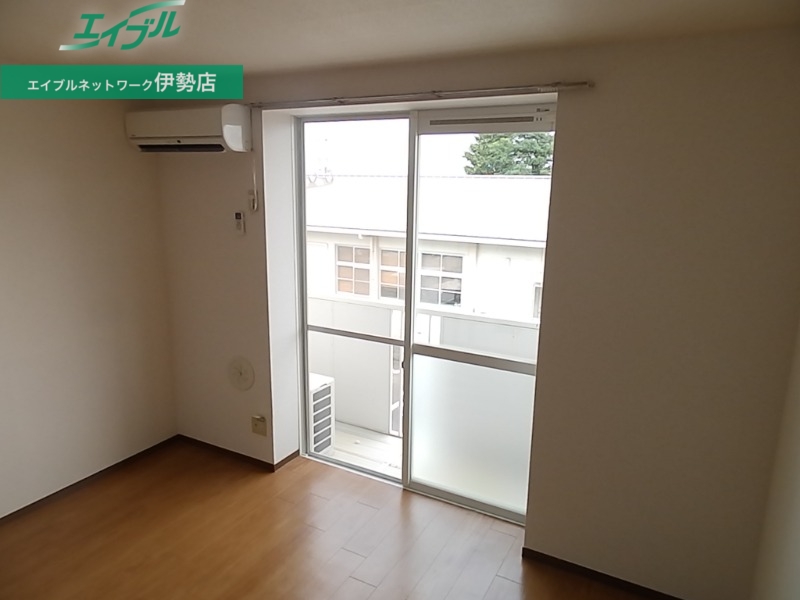 居室・リビング　同タイプ部屋写真です。