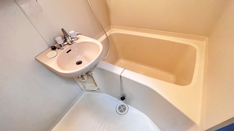 バス・シャワールーム　同物件別部屋イメージ