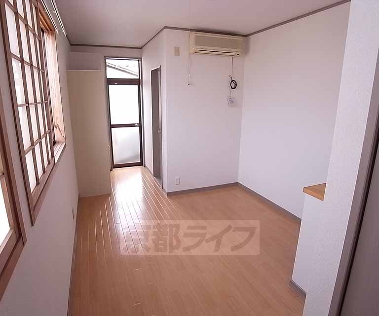 居室・リビング　きれいなお部屋です。