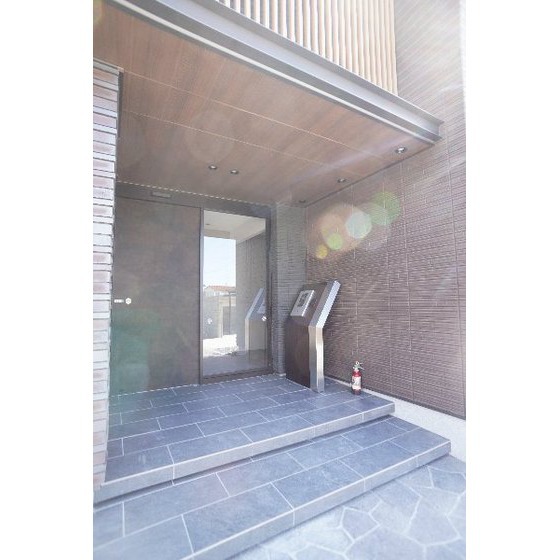 その他　共用エントランスにはオートロックあり