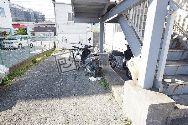 ロビー　ピース・クラージB