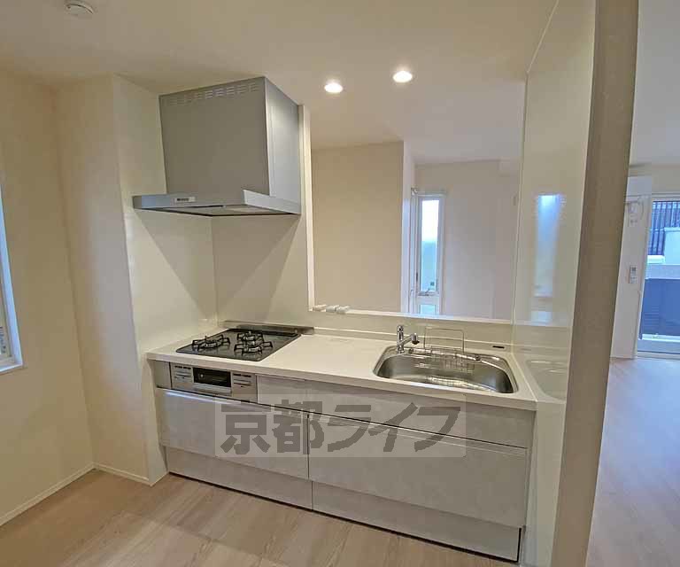 キッチン　開放感のあるオープンカウンターキッチンです。