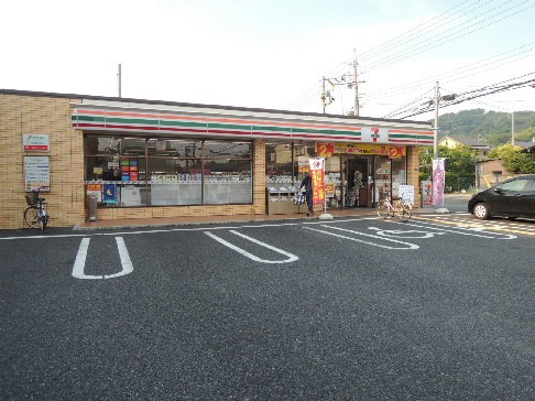 コンビニ　セブンイレブン 柏原安堂町店（コンビニ）まで125m