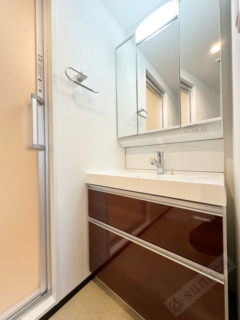 洗面設備　朝の身支度が楽々！！広い洗面＾＾