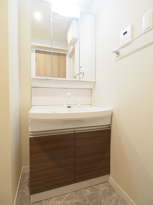 洗面設備　浴室乾燥も有ります
